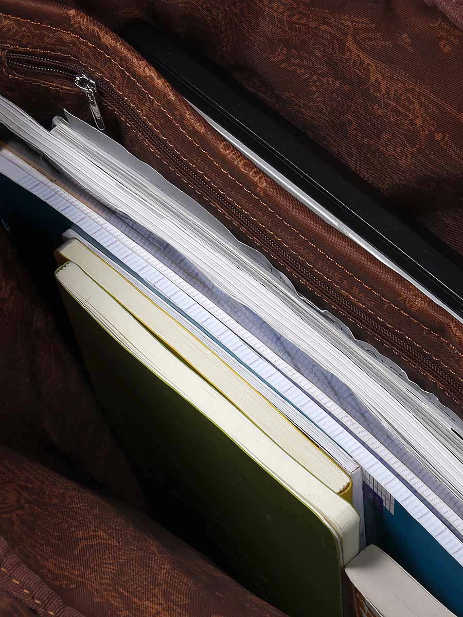 Sacoche Ordinateur Jump Uppsala Cuir 17 Pouces 11 Sacoche Ordinateur Jump Uppsala Cuir 17 Pouces – Image 9